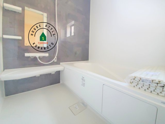 熊本市中央区帯山5丁目第1₋2棟(1号棟)の内観：施工例|1日の疲れを癒してくれる広々バスルーム。雨の日のお洗濯にも大活躍な浴室乾燥機付です！