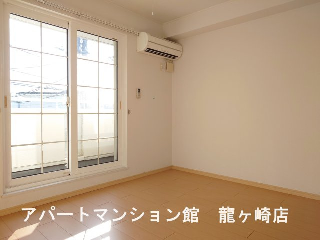 ヴィラフォレストCの居間・リビング