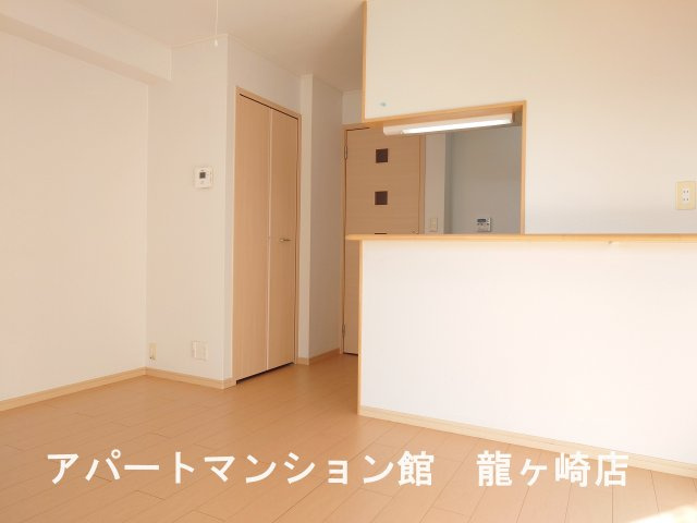 ヴィラフォレストCの居間・リビング