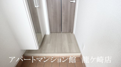 【玄関】 | プルーム・ヴィレⅠ