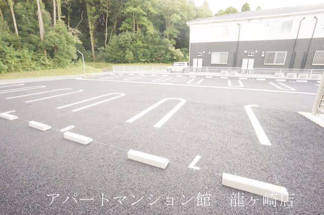 レジデンシアBの駐車場