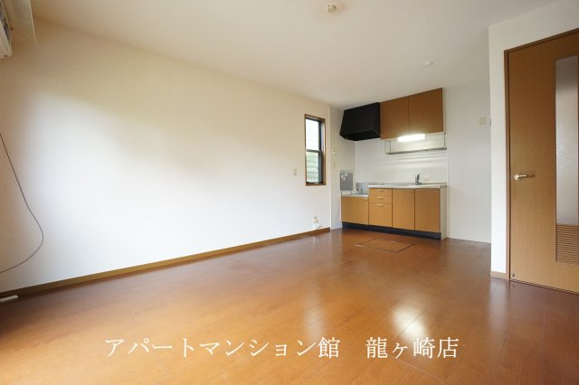 ドレミメゾンBの居間・リビング