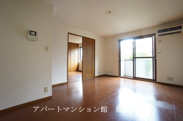 ドレミメゾンBの居間・リビング