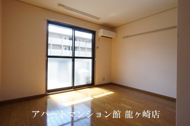 セジュール久津見の居間・リビング