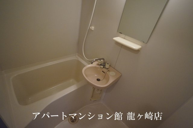 セジュール久津見の浴室