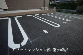 【駐車場】 | Front du lac