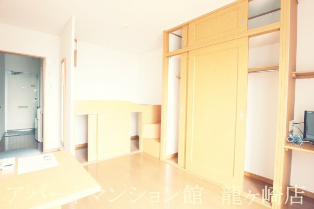 レオパレス山久の寝室