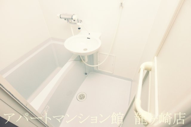 レオパレス山久の浴室