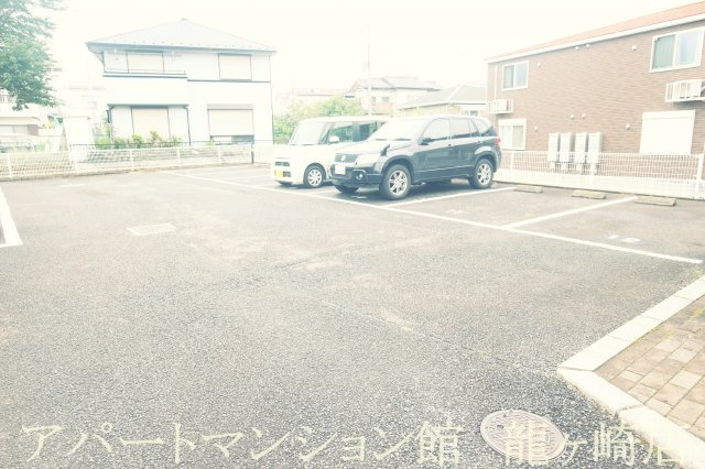 レオパレスエスポワールUの駐車場