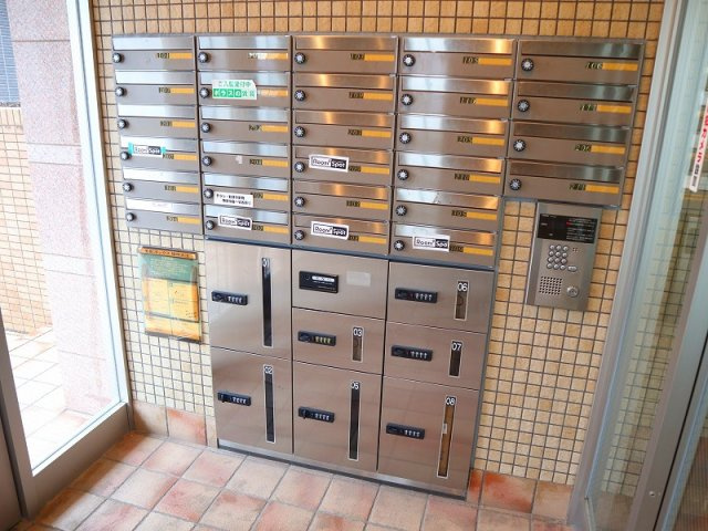 【その他共用部分】 | ピュアメゾンT＆Y | 集合ポストと宅配ボックスです