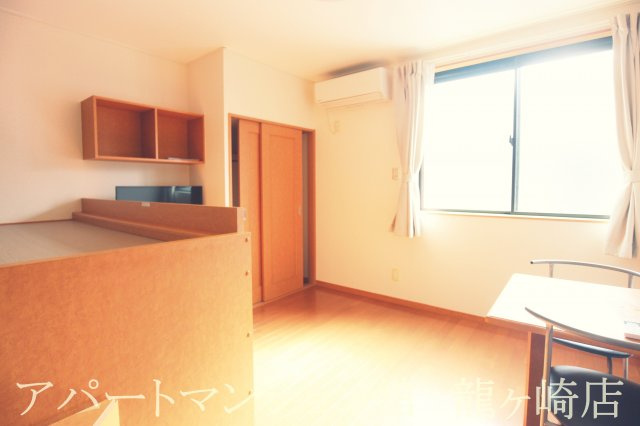 レオパレスエスピナカⅡの居間・リビング|画像3