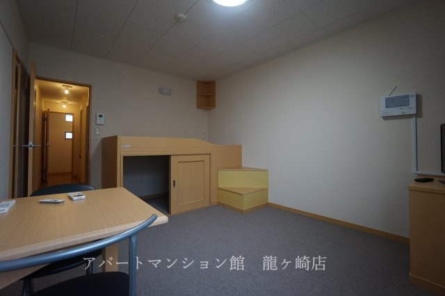 レオネクストアルプスの居間・リビング