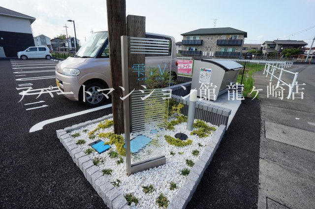 雫Ⅴのエントランス