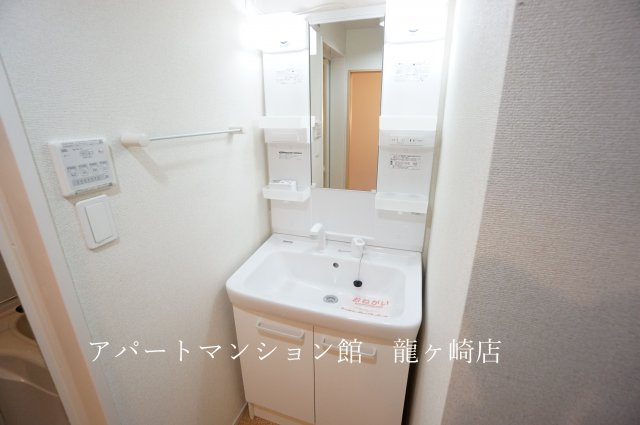 クレア・ポルトBの独立洗面台