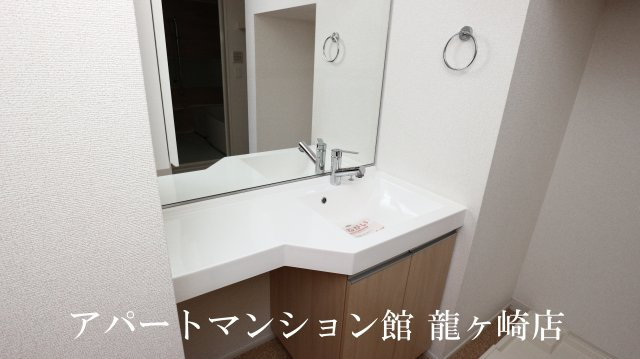 ヴィラ・エレガントαの独立洗面台