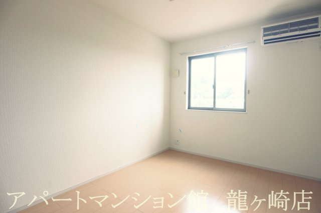 ヒラルス　コルリスの寝室