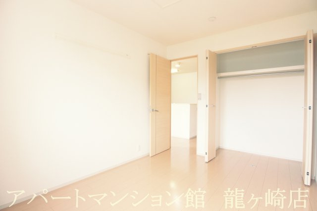 ヒラルス　コルリスの寝室