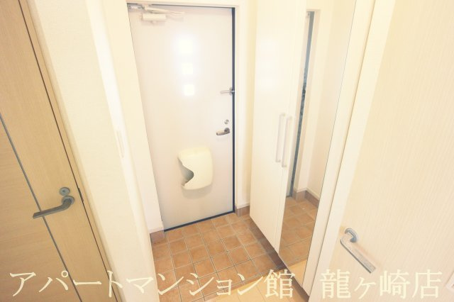 ヒラルス　コルリスの玄関