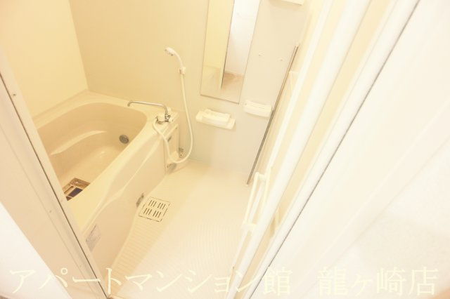 ヒラルス　コルリスの浴室