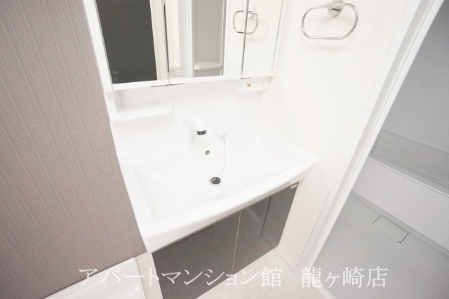 irie life (アイリーライフ）の独立洗面台