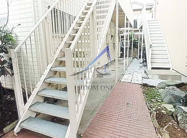 パーシモンハイムのその他共用部分|共有階段です。