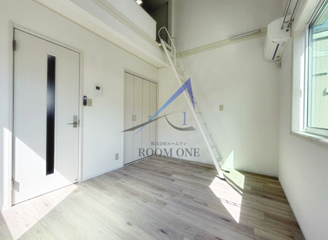 パーシモンハイムの居間・リビング|洋室のお部屋です。