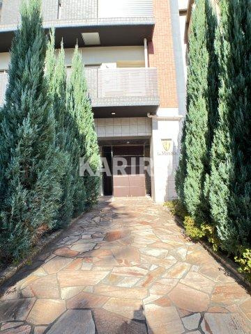 ラ・ミモーサのエントランス