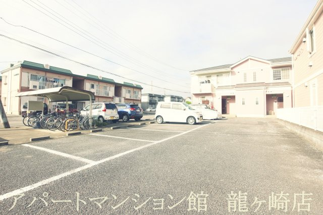 パールライトの駐車場