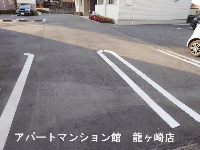 ヴィラフォレストDの駐車場