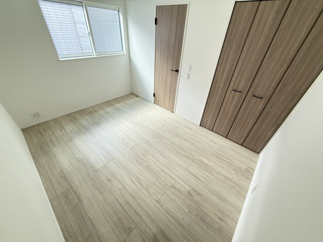 リナージュ堺市中区福田第３期の洋室