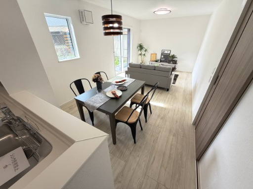 リナージュ堺市中区福田第３期の居間・リビング