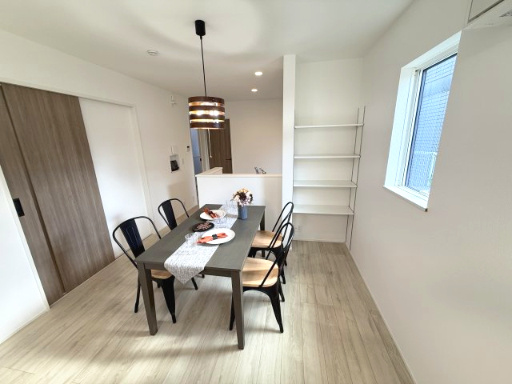 リナージュ堺市中区福田第３期の居間・リビング