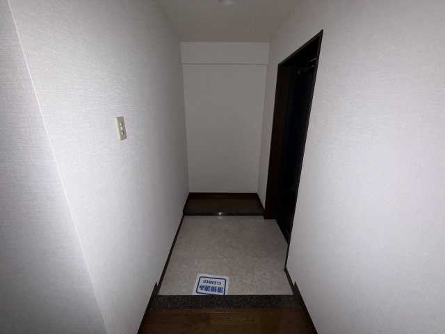 フロウスリーブ西村1番館の玄関
