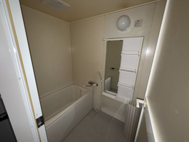 フロウスリーブ西村1番館の浴室