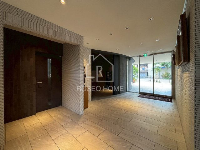 カーサヴェルデ東小橋のロビー