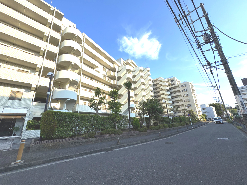 コスモステーション上永谷の外観