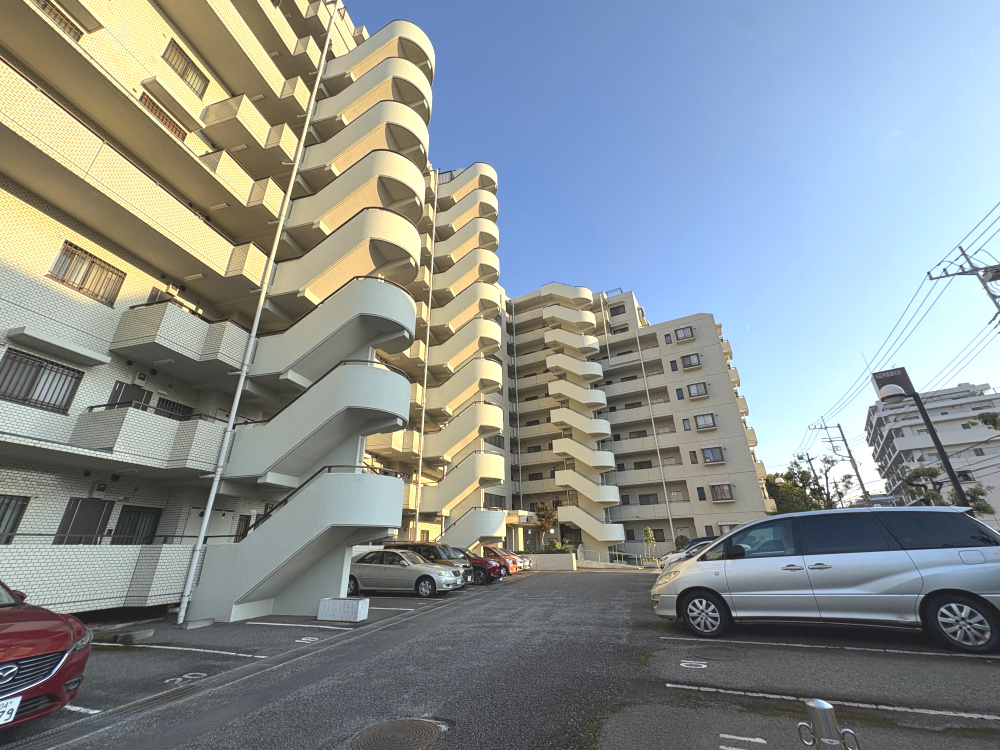 コスモステーション上永谷の外観