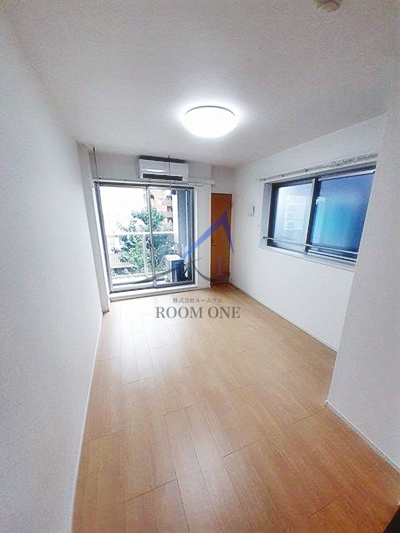 ローズボヌールⅢの居間・リビング|洋室のお部屋です。