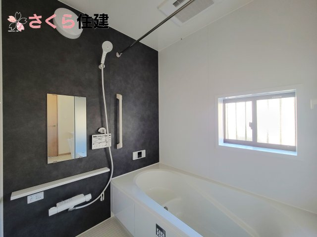 ハートフルタウン　中一の沢町1丁目157番　Ａ号棟のその他|同社施工物件の写真です。雨の日や湿気の多い梅雨時期など、洗濯物が乾き難い時期に重宝する浴室換気乾燥機。										
