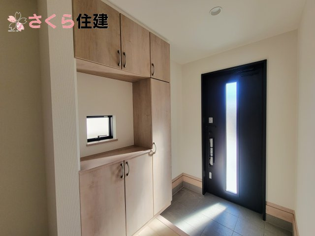ハートフルタウン　中一の沢町1丁目157番　Ｂ号棟の玄関