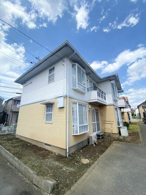 サンハウス大泉Ｂ棟の外観