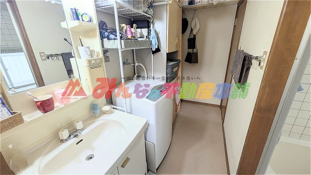 久留米市上津町の中古一戸建の洗面所