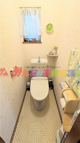 久留米市上津町の中古一戸建のトイレ