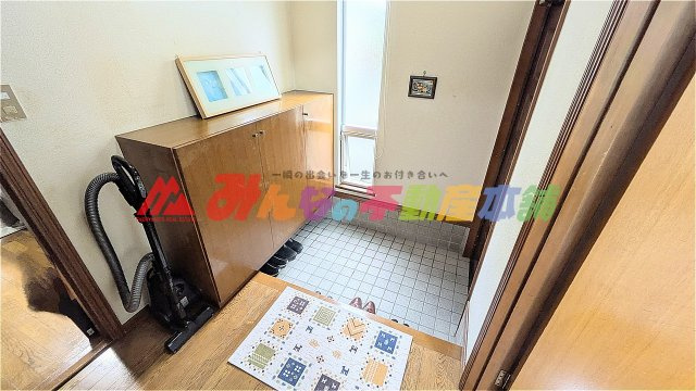 久留米市上津町の中古一戸建の玄関