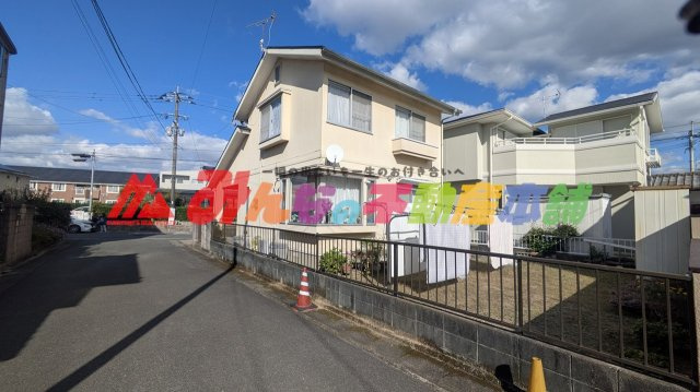 久留米市上津町の中古一戸建の前面道路含む現地写真