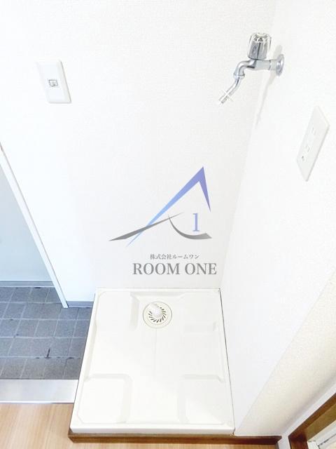 ロイヤルガーデン千鳥町の設備|洗濯機置き場です。