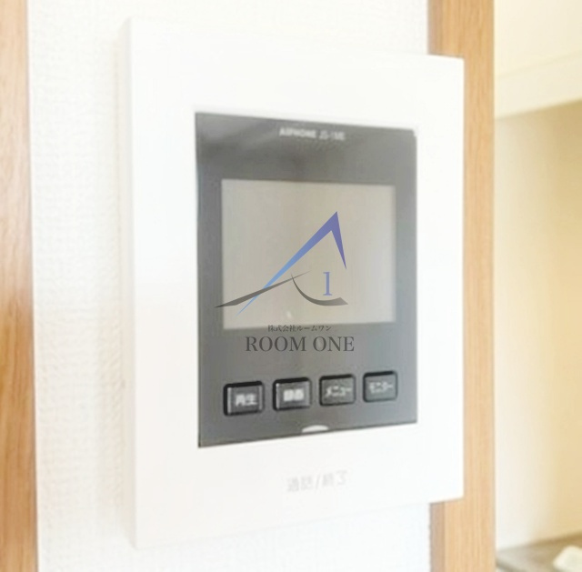 アムール大倉山　B棟のセキュリティ|モニター付きインターホンです。