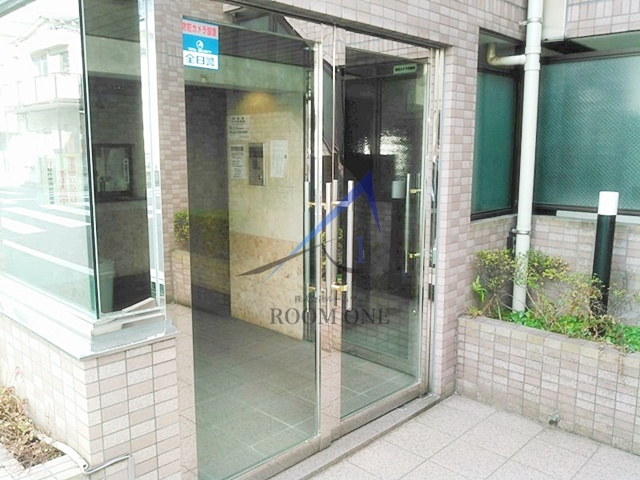 ルーブル三軒茶屋のエントランス|エントランスです。