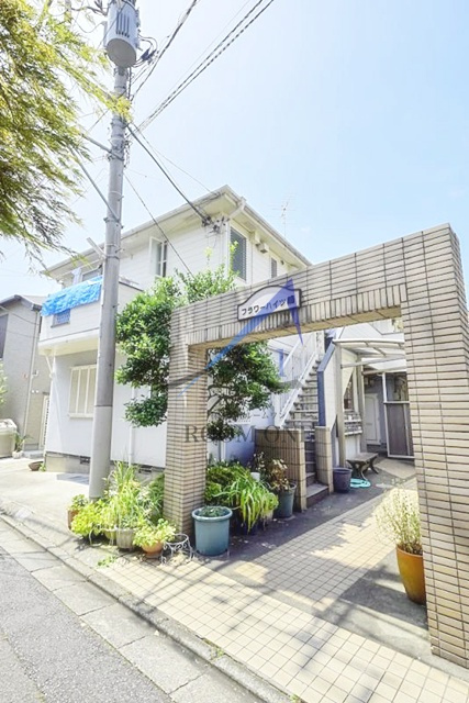 フラワーハイツ嶋B棟のエントランス|エントランスです。