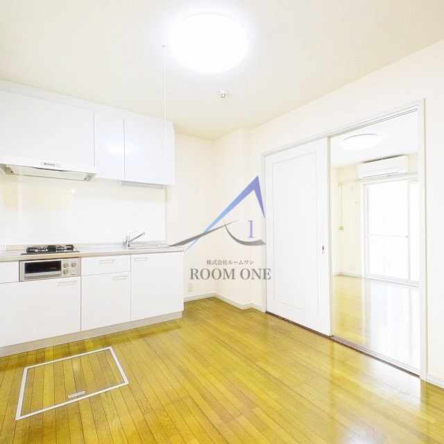 フラワーハイツ嶋B棟の居間・リビング|洋室のお部屋です。